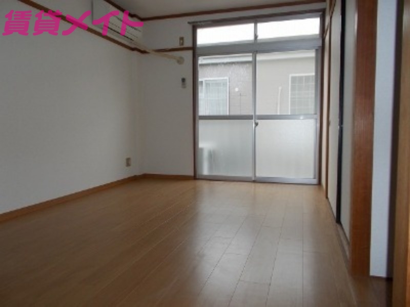 居室・リビング　同タイプの部屋写真です