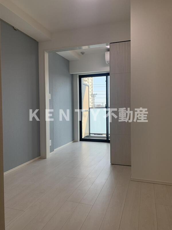 その他部屋・スペース　広くて明るい寝室