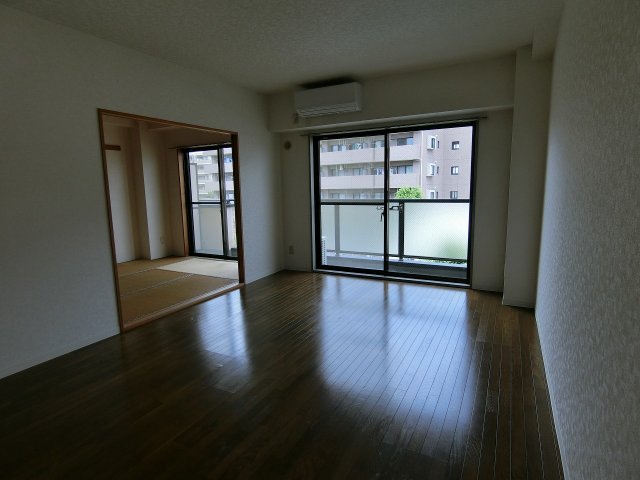 居室・リビング　別号室　参考写真