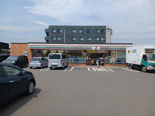 コンビニ　セブンイレブン泉中央南店（コンビニ）まで450m