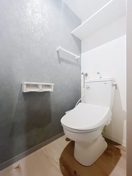 トイレ　嬉しいウォシュレット付きのトイレ！便座温かいですよ♪