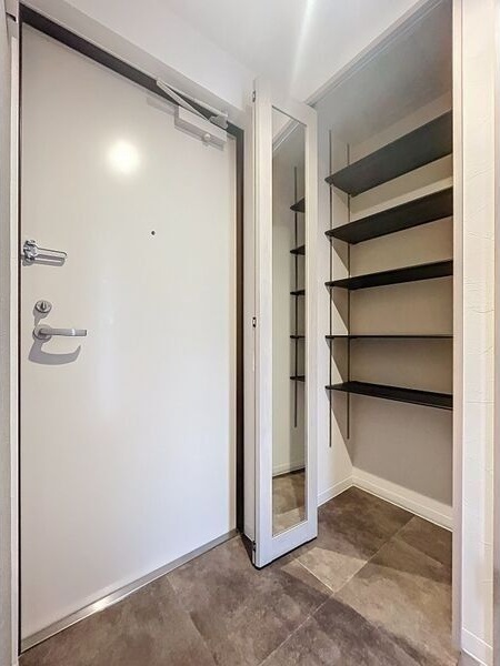 その他設備　玄関にはシューズボックスも付いています