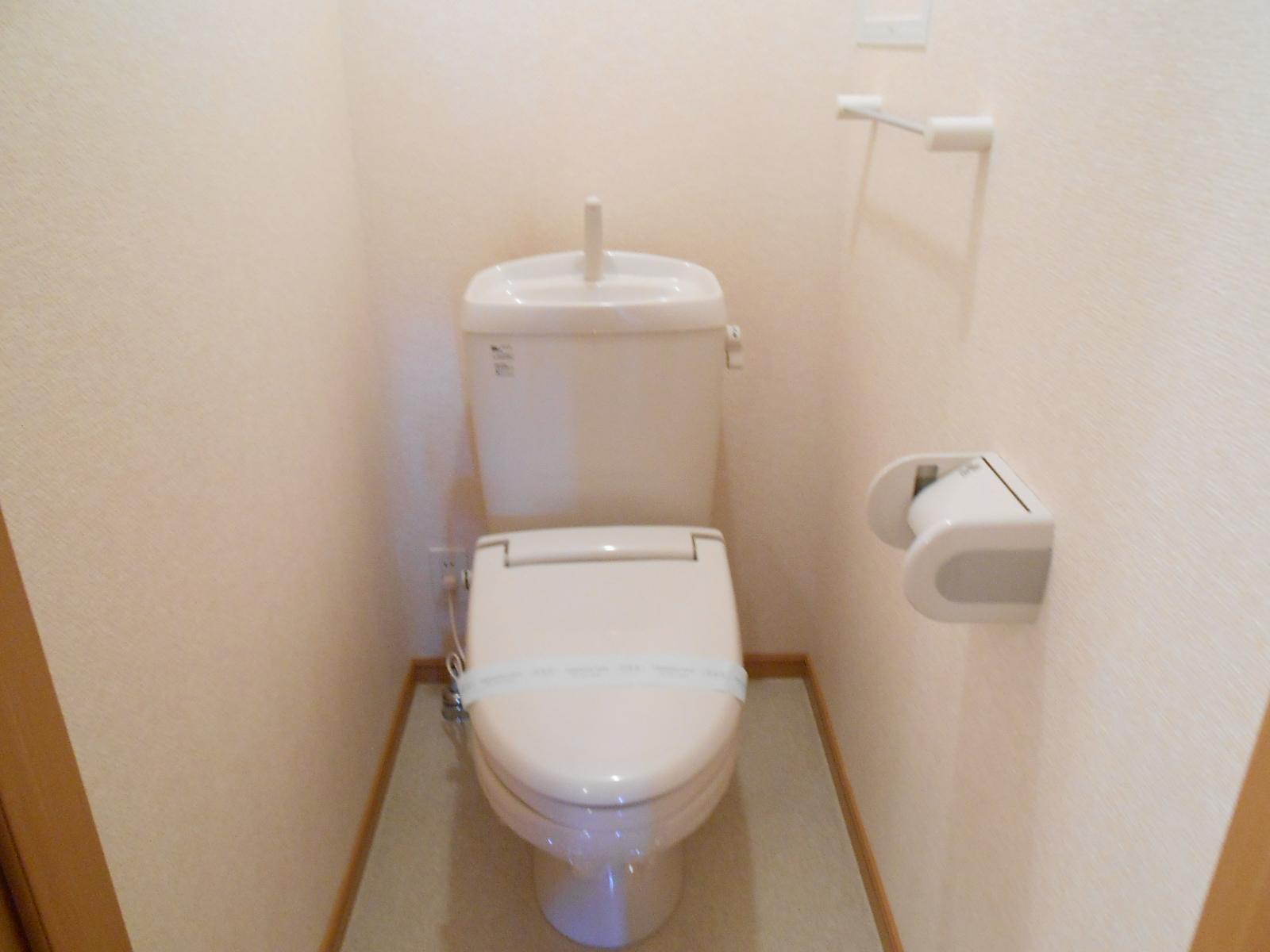 トイレ　手洗い付きの洋式トイレです