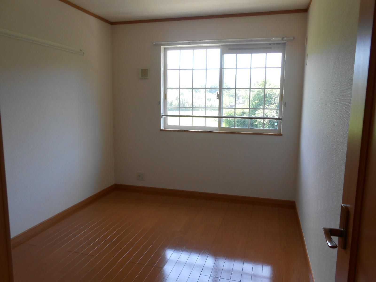 その他部屋・スペース　洋室6帖には壁掛けフック付きです。