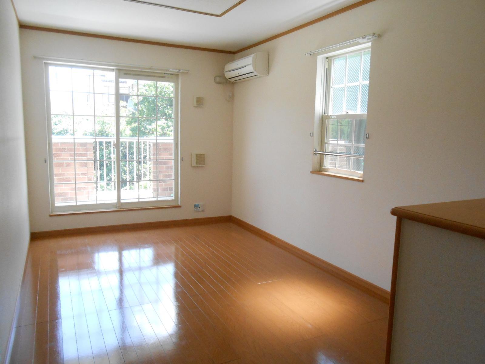 居室・リビング　LDK10帖にはエアコン付きです。