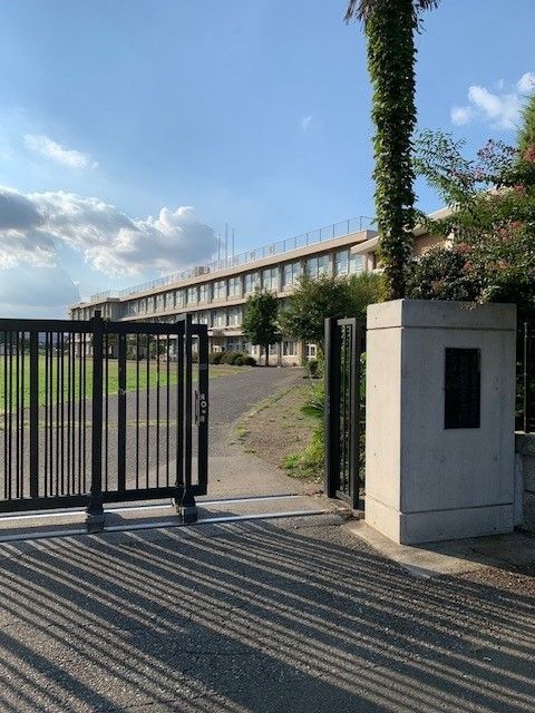 小学校　瑞穂町立第三小学校（小学校）まで87m