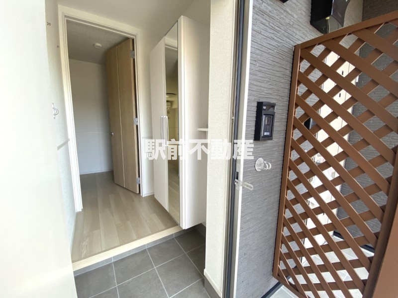 玄関　別建物同間取り