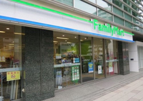 コンビニ　ファミリーマート芝二丁目店（コンビニ）まで508m