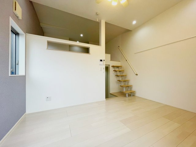 居室・リビング　モデルルームの為、現状を優先致します。