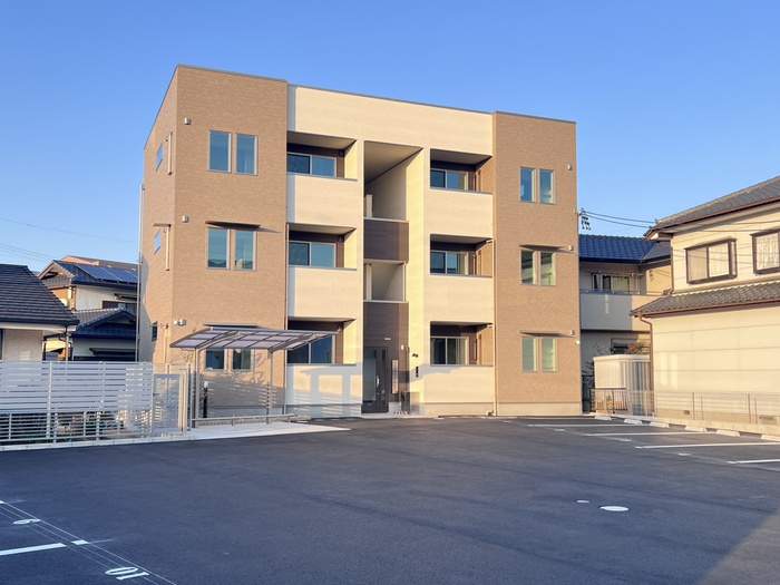 建物外観　建築中