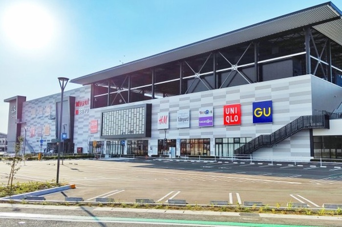 ショッピングセンター　イーアス春日井（ショッピングセンター）まで2000m