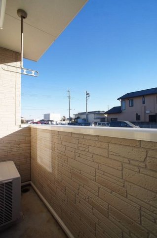 バルコニー　陽当たり良好なバルコニーです