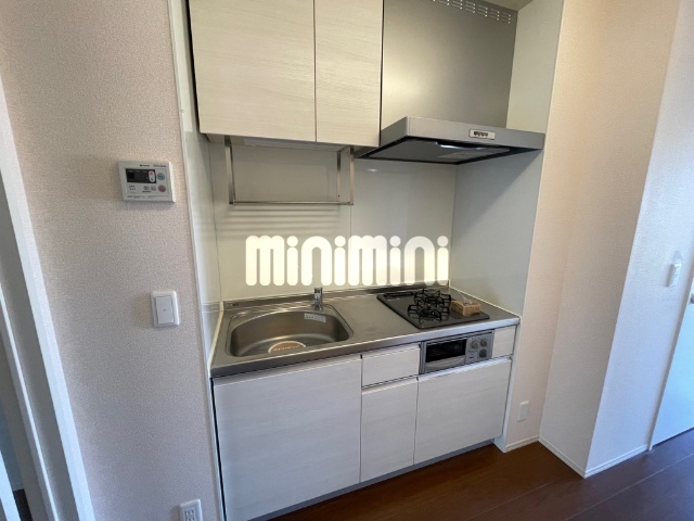 キッチン　２口ガスコンロ完備のシステムキッチンスペースです