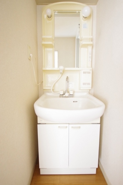 洗面設備　類似室内