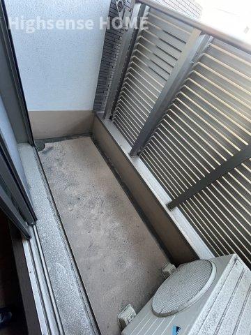 バルコニー　暖かな日差しのふりそそぐバルコニー