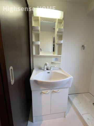 洗面設備　脱衣スペースもあります