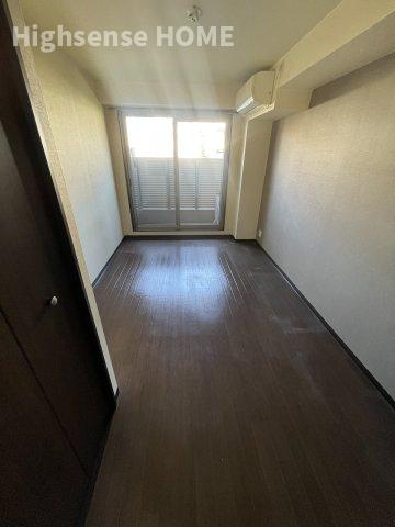 居室・リビング　明るい洋室です