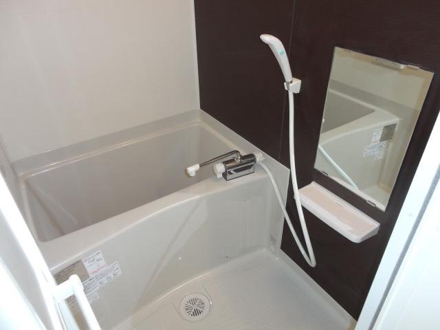 バス・シャワールーム　雨の日でも安心の浴室乾燥機付きです♪