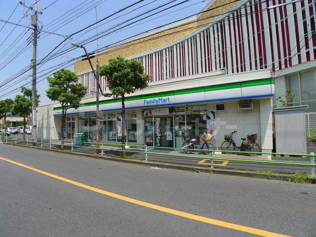 コンビニ　ファミリーマート葛飾亀有4丁目南店（コンビニ）まで320m