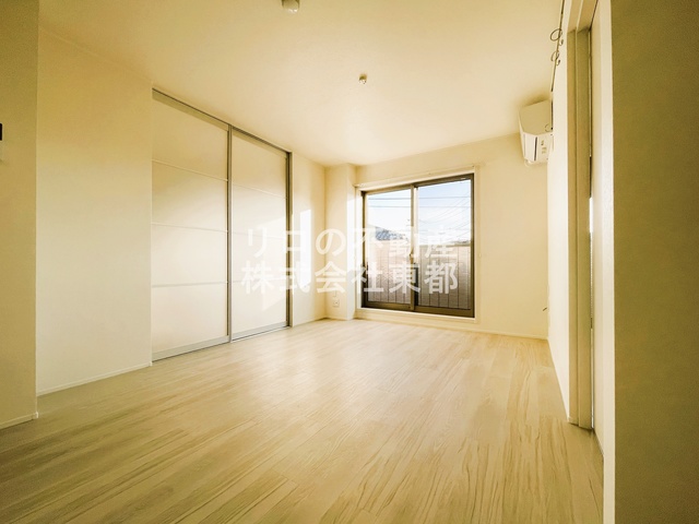 居室・リビング　南向きのリビングでぽかぽかの日差し！