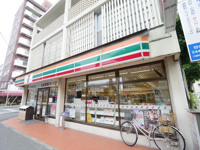 コンビニ　セブンイレブン川越南大塚駅北店（コンビニ）まで140m