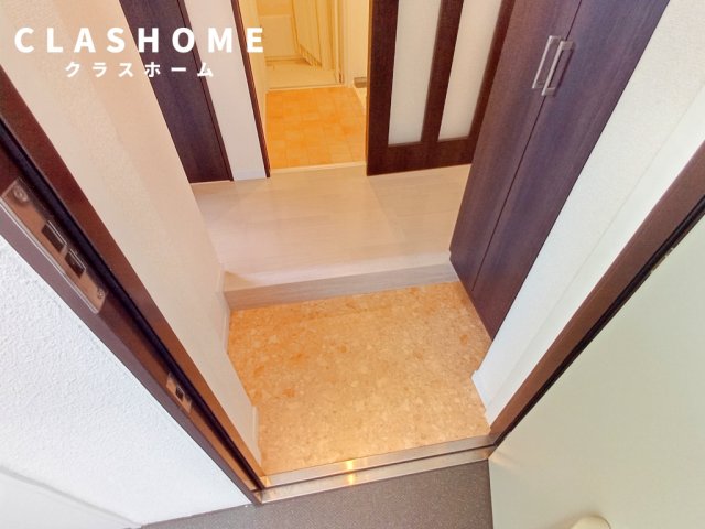 玄関　洗面化粧台 同物件の別部屋になります。