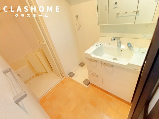洗面設備　同物件の別部屋になります。