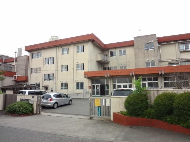 小学校　八王子市立宇津木台小学校（小学校）まで408m