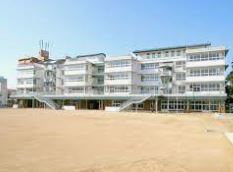 小学校　岡山市立岡山中央小学校（小学校）まで1475m