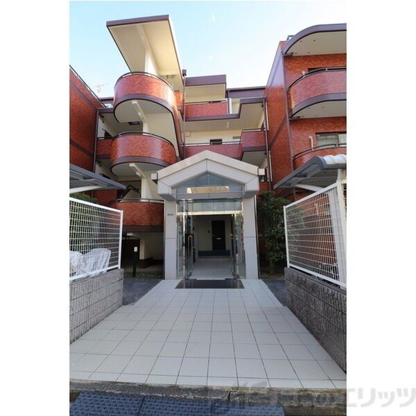 建物外観　エントランス