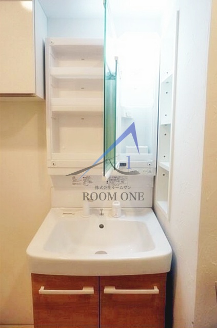 洗面設備　洗面台です。