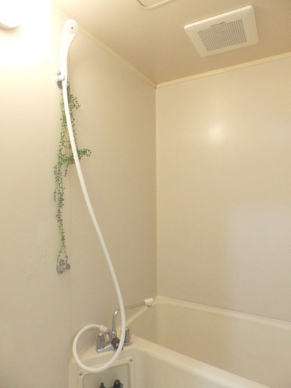 バス・シャワールーム　※別部屋の写真です。
