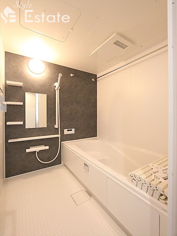 バス・シャワールーム　バスルーム