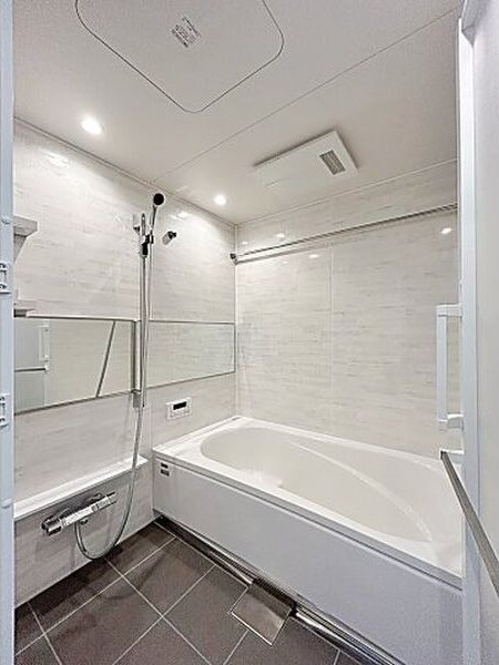 バス・シャワールーム　日々の疲れを癒すお風呂付です