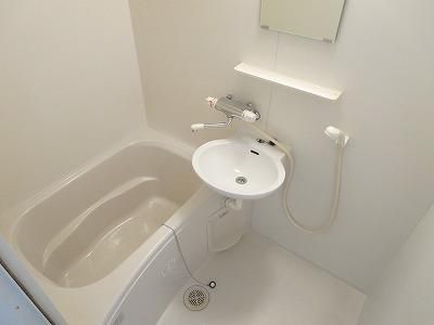 バス・シャワールーム　★浴室乾燥機付きバスルーム★