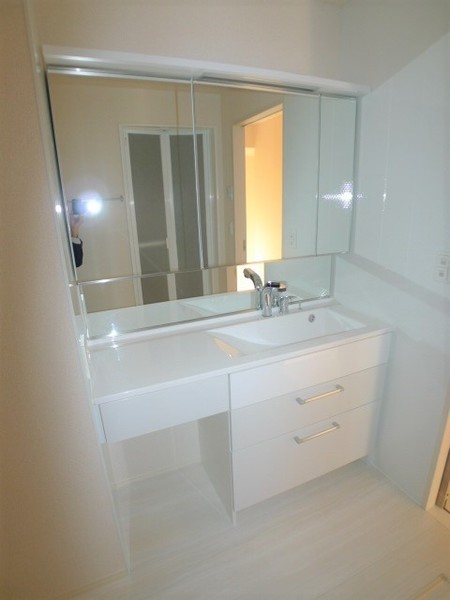 洗面設備　独立洗面台完備