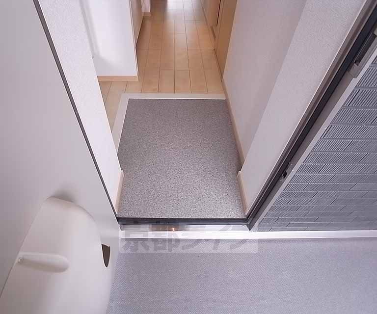 玄関　段差の低い玄関です。