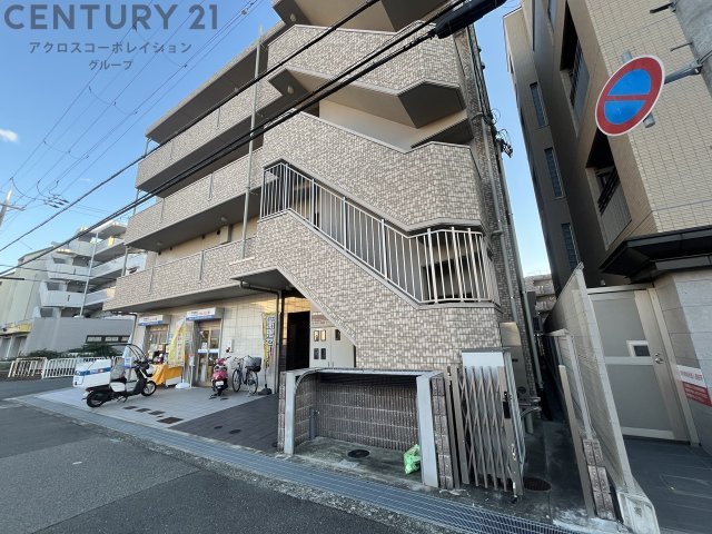 建物外観　エレベーター・オートロック付きで安心です♪