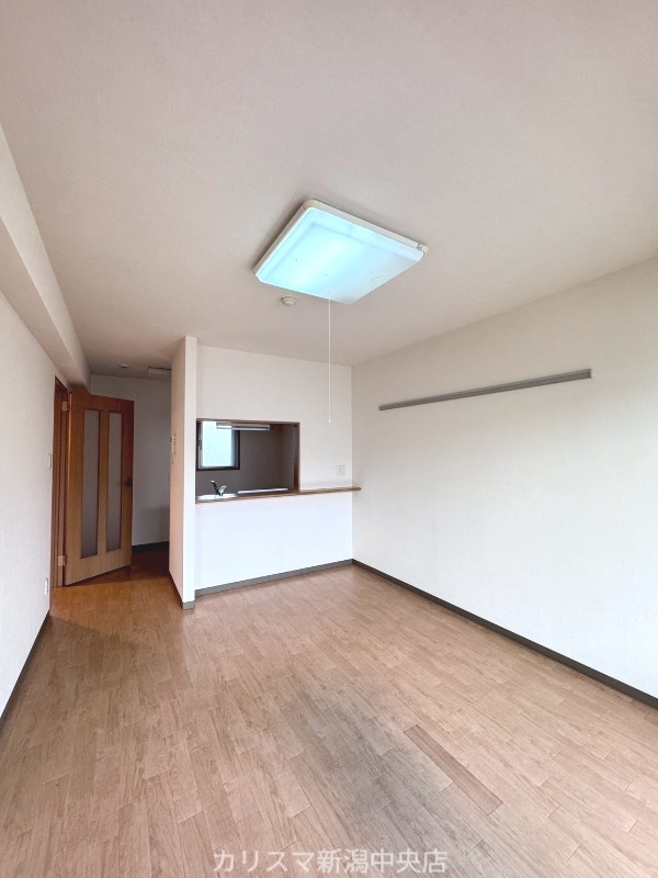 居室・リビング　※別部屋参考写真