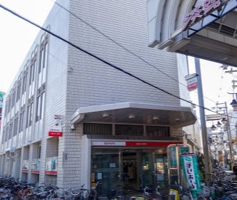 銀行　三菱UFJ銀行上新庄支店（銀行）まで440m