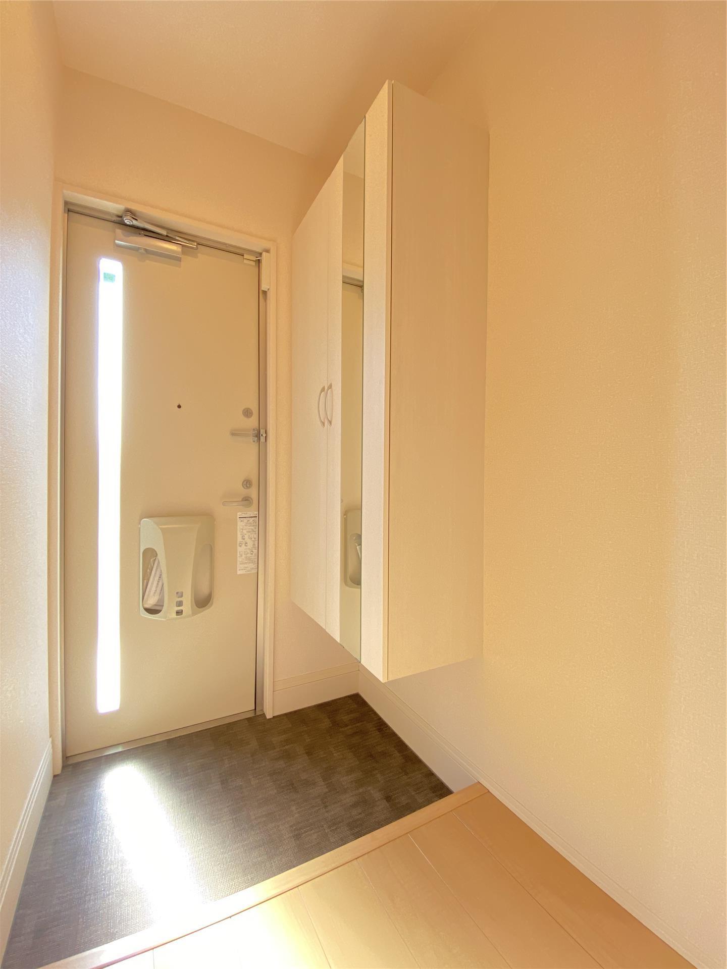 玄関　玄関（同タイプ）