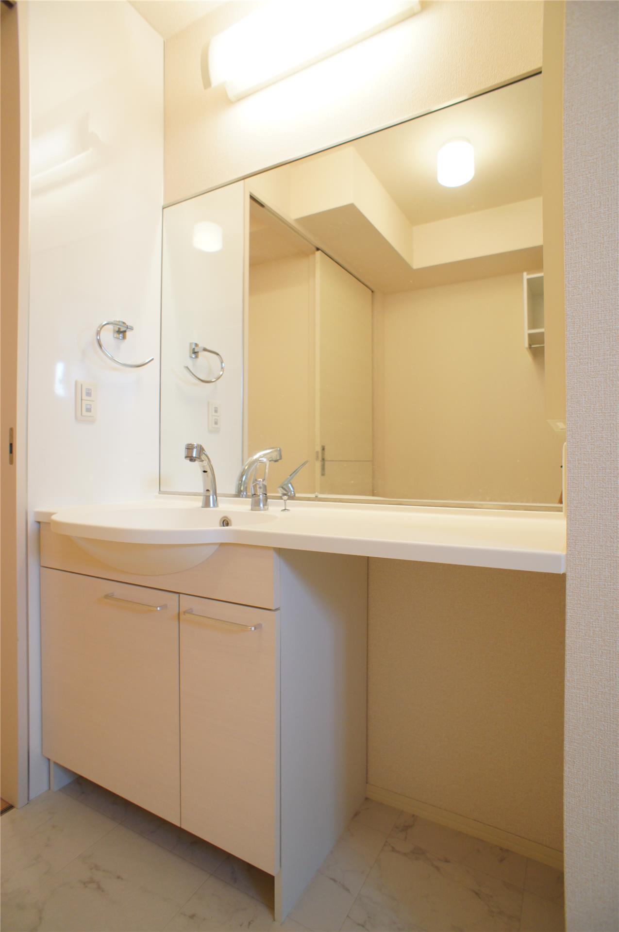 洗面設備　洗面台（同タイプ）