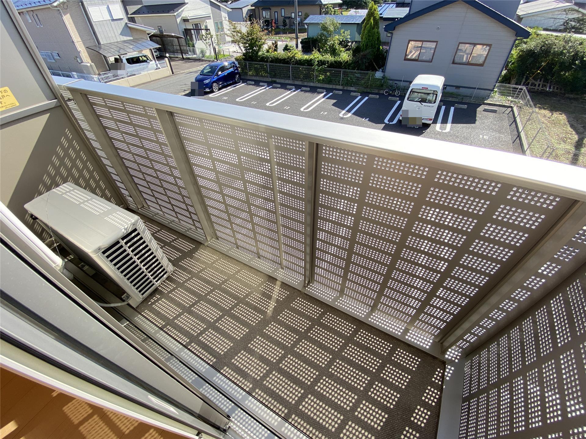 バルコニー　バルコニー（同タイプ）