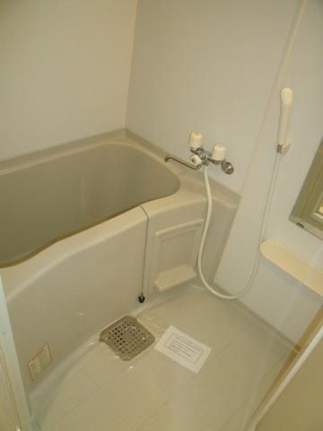 バス・シャワールーム　きれいな浴室