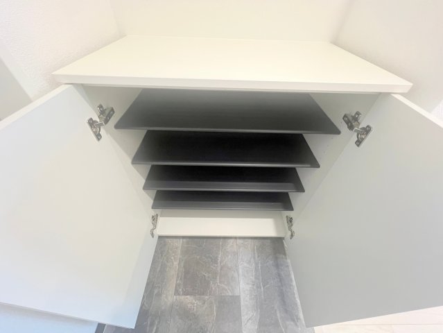 収納　大きいシューズボックスは靴がいっぱい入れれますね。