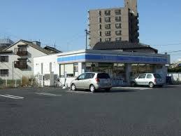 コンビニ　ローソン一宮東島店（コンビニ）まで261m