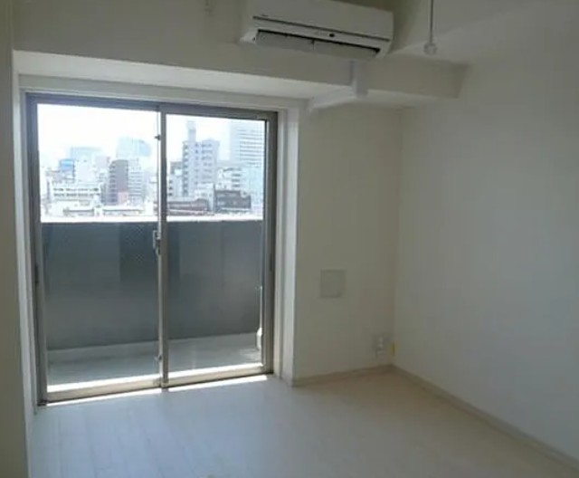 居室・リビング　☆明るい居間☆