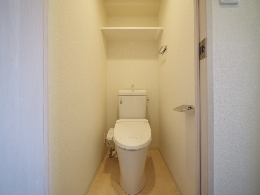 トイレ　落ち着いた空間のトイレです
