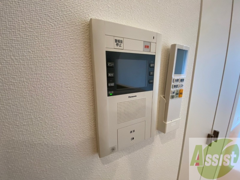 セキュリティ　ＴＶモニター付インターホンです。来客者の顔が見えるので安心！