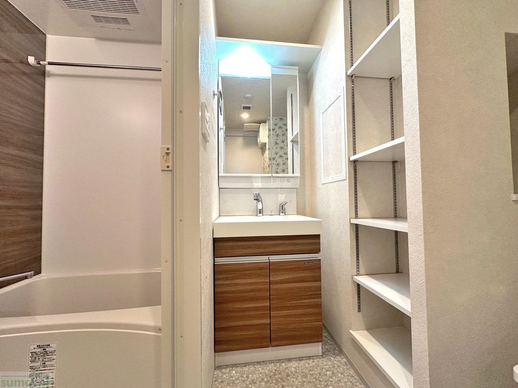 洗面設備　収納